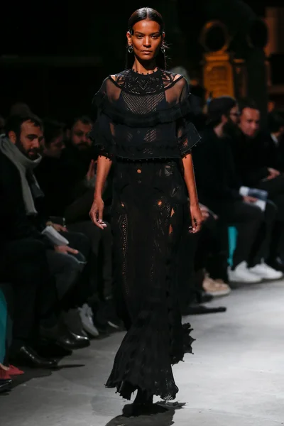 Look 64